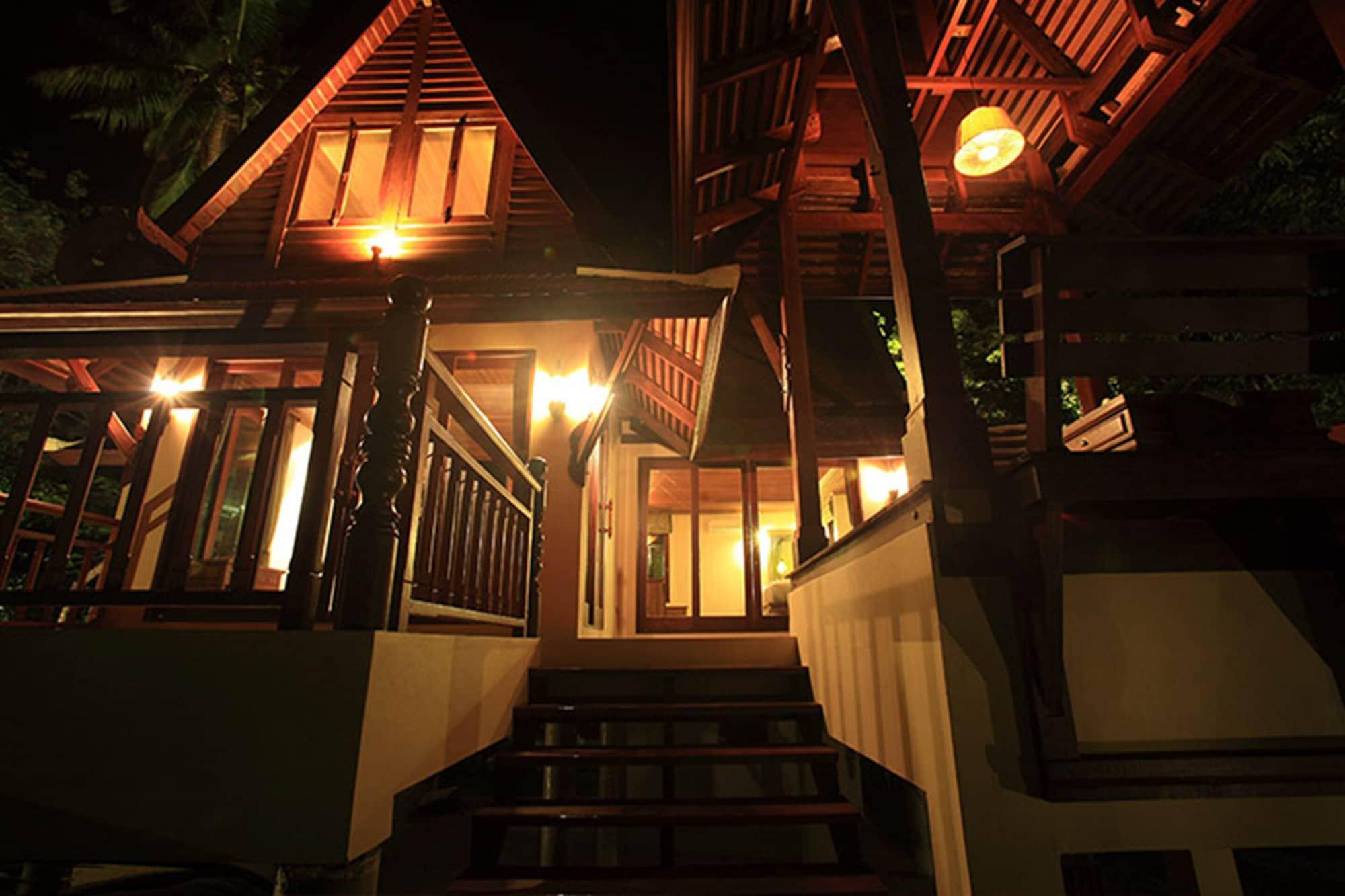 ชีวาปุรีบีชรีสอร์ท รีสอร์ท 4*