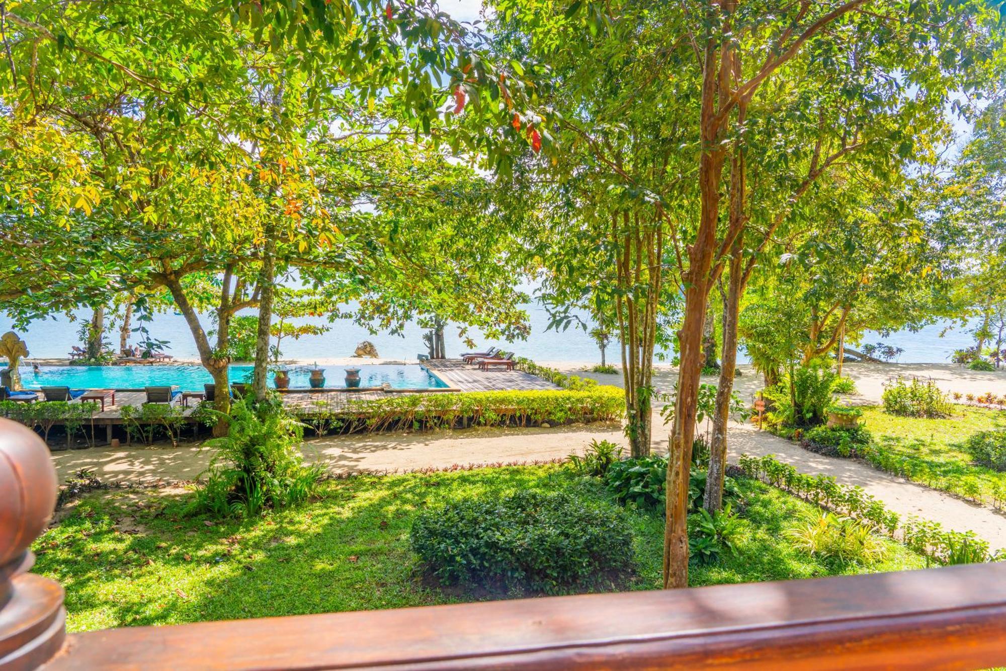 รีสอร์ท ชีวาปุรีบีชรีสอร์ท เกาะช้าง